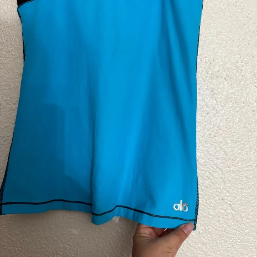 ALO Yoga Color block activewear Mesh Tank Top Blue and White Size small
